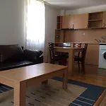 Four Leaf Clover To Rent