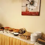 Hotel apartamentowy Four Leaf Clover To Rent 3*