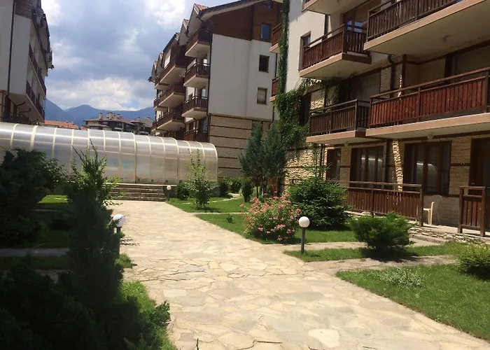 Four Leaf Clover To Rent