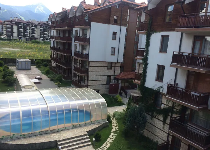 Four Leaf Clover To Rent 3*