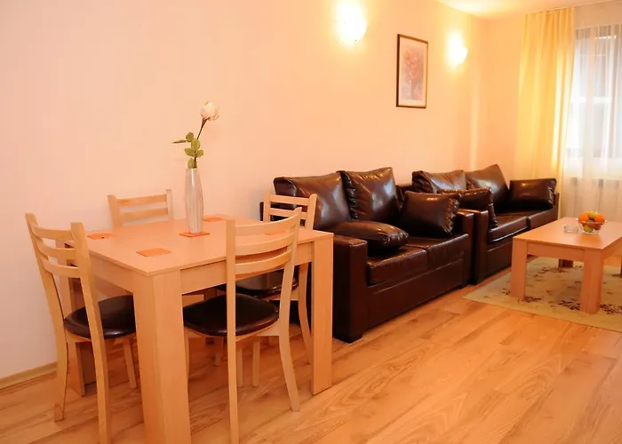 Four Leaf Clover To Rent 3*