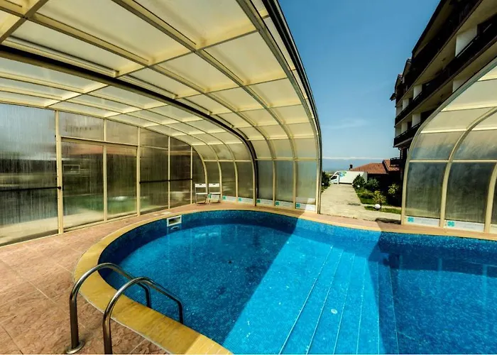 Four Leaf Clover To Rent 班斯科