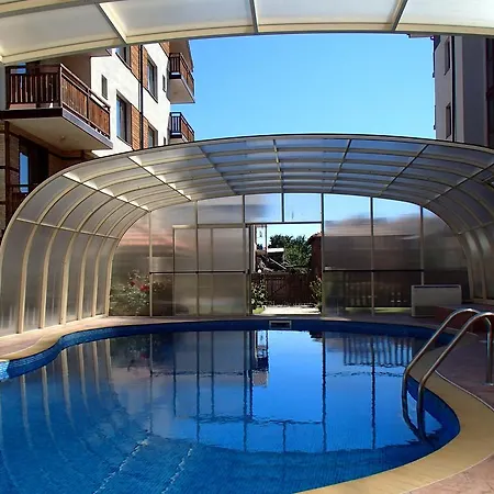 Four Leaf Clover To Rent 3* バンスコ