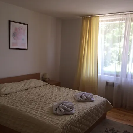 Four Leaf Clover To Rent アパートホテル バンスコ