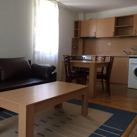 Four Leaf Clover To Rent