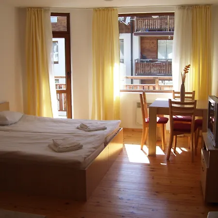 Four Leaf Clover To Rent