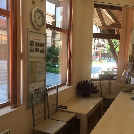 Four Leaf Clover To Rent アパートホテル