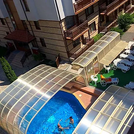 Four Leaf Clover To Rent 3* בנסקו