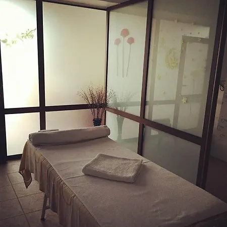 Four Leaf Clover To Rent