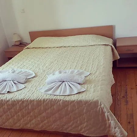 Four Leaf Clover To Rent 3* バンスコ