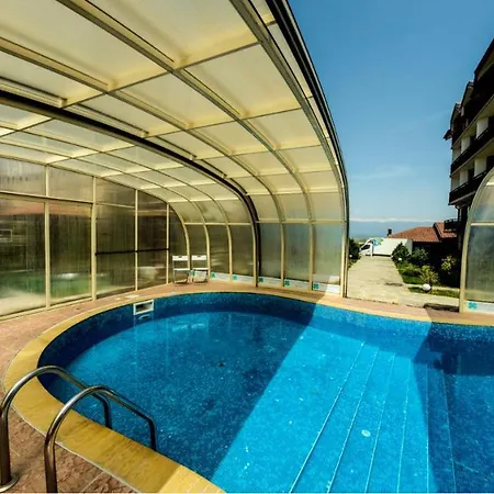 Four Leaf Clover To Rent バンスコ