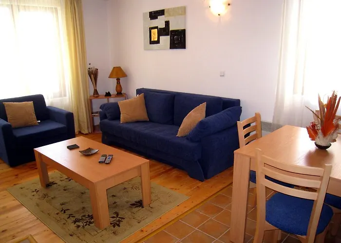 Ξενοδοχείο με διαμερίσματα Four Leaf Clover To Rent