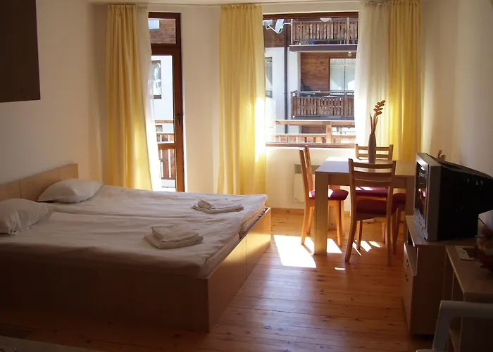 Four Leaf Clover To Rent