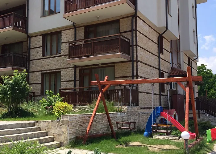 Four Leaf Clover To Rent