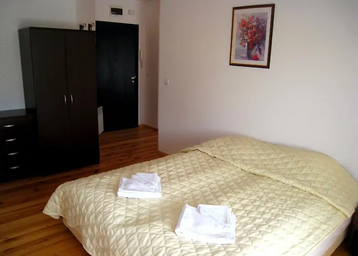 Aparthotel Four Leaf Clover To Rent 3*