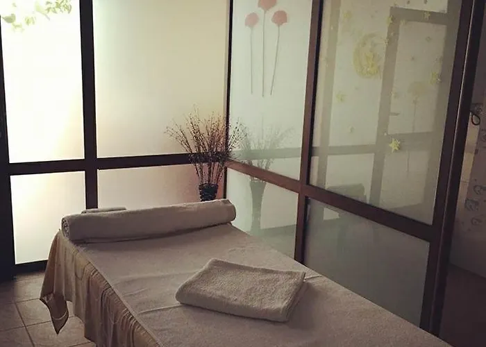 Four Leaf Clover To Rent